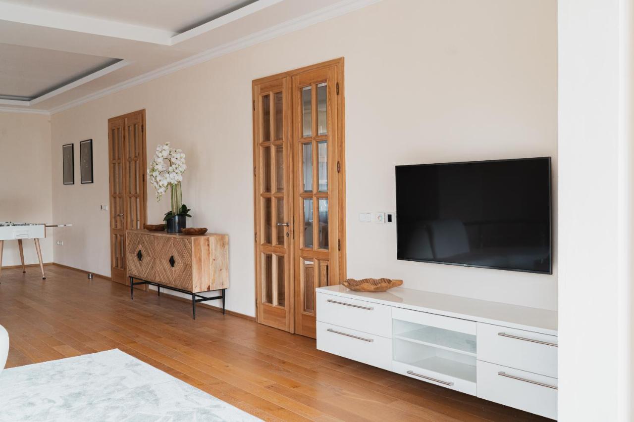 Executive 2-Bdrm Central Suite Ústí nad Labem Buitenkant foto