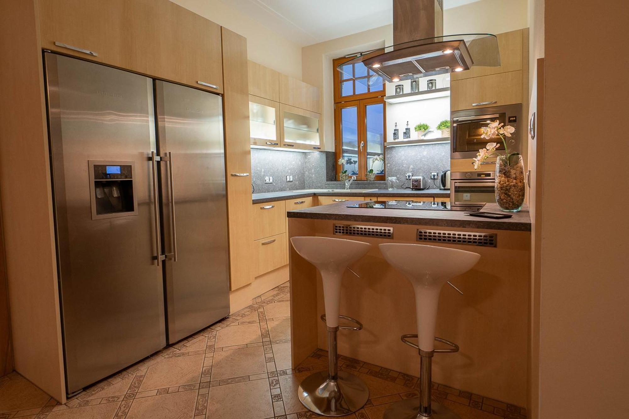 Executive 2-Bdrm Central Suite Ústí nad Labem Buitenkant foto