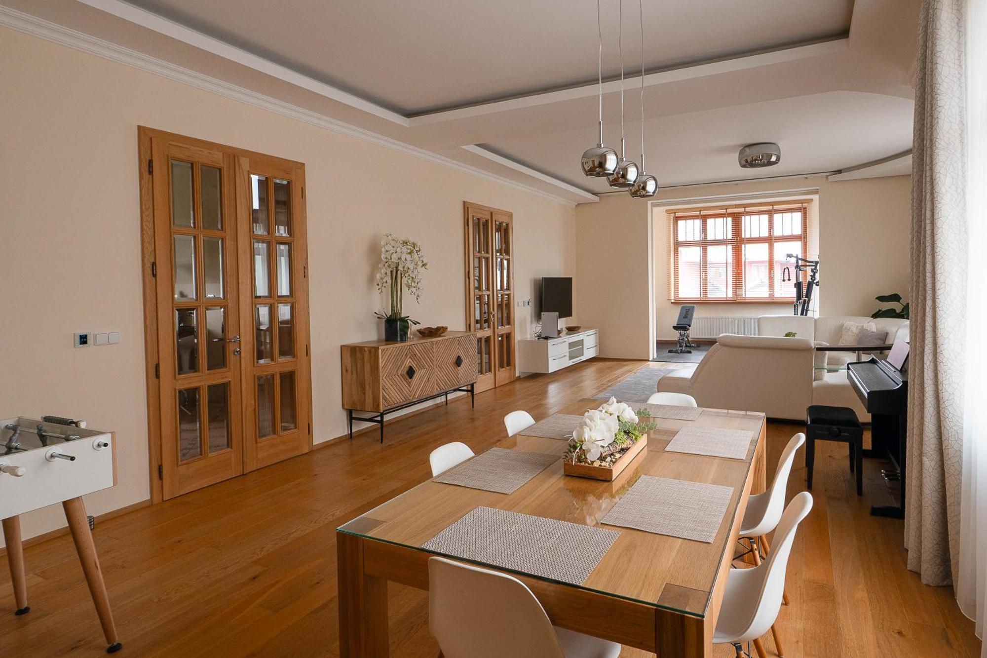 Executive 2-Bdrm Central Suite Ústí nad Labem Buitenkant foto